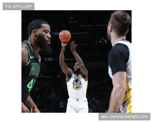 勇士133-112大胜灰熊,库里复出首战高效砍下28分7助攻 勇士133-112大胜灰熊,库里复出首战高效砍下28分7助攻